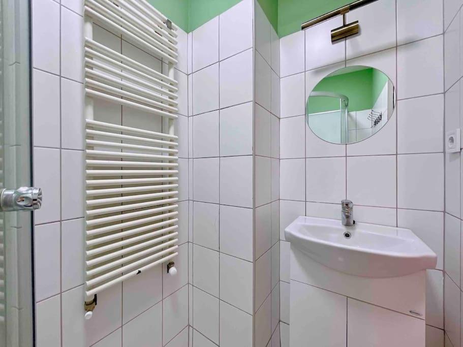 5 Downtown Vintage With Balcony Apartment *