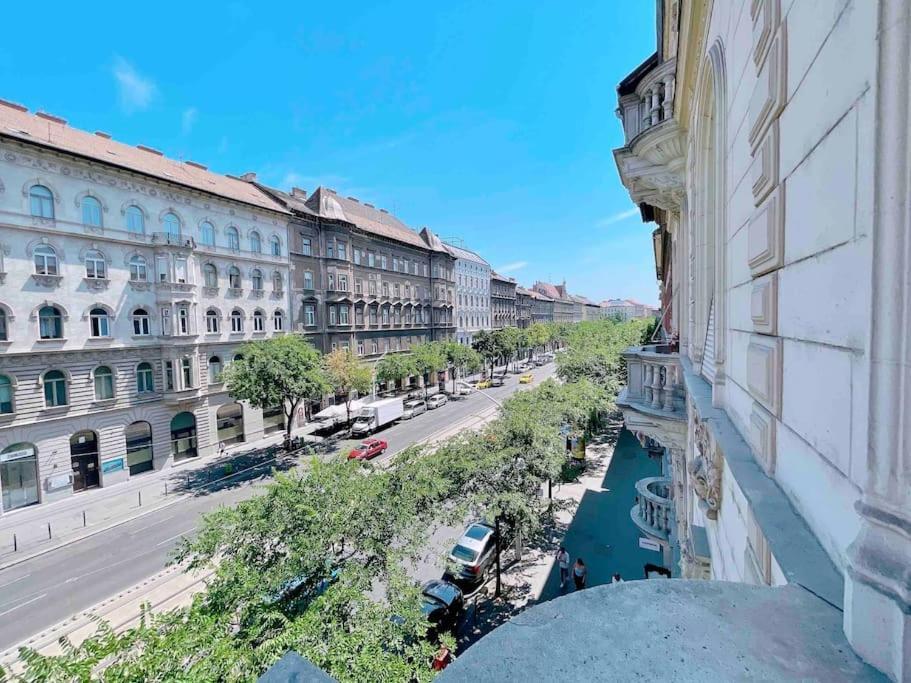 5 Downtown Vintage With Balcony *